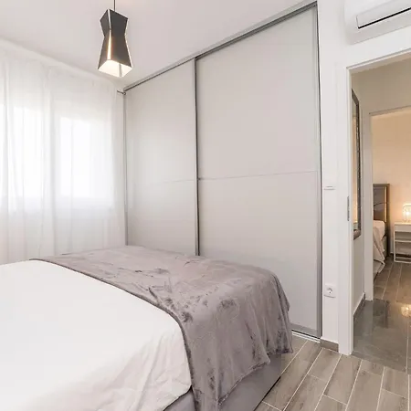 Apartment Luxury D *