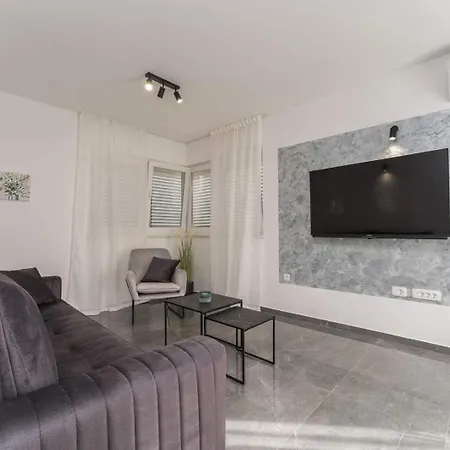 Luxury D Bibinje