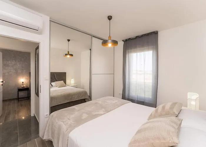 Luxury D Apartment Bibinje