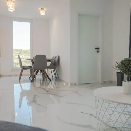 Luxury D Apartment