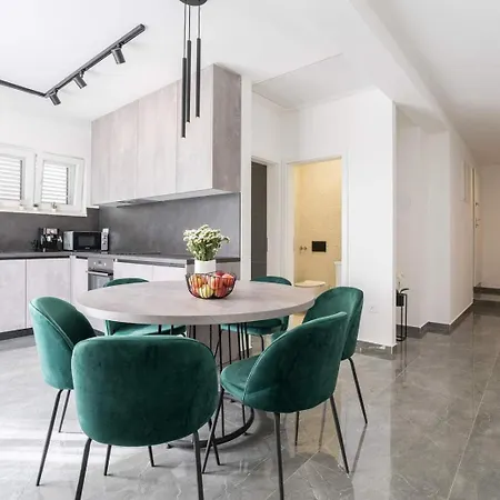 Luxury D Apartment