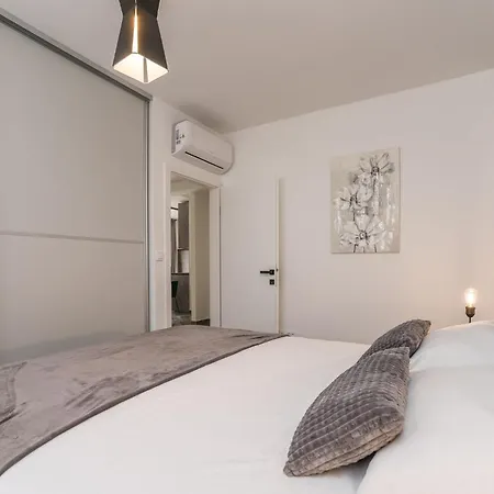 Apartment Luxury D